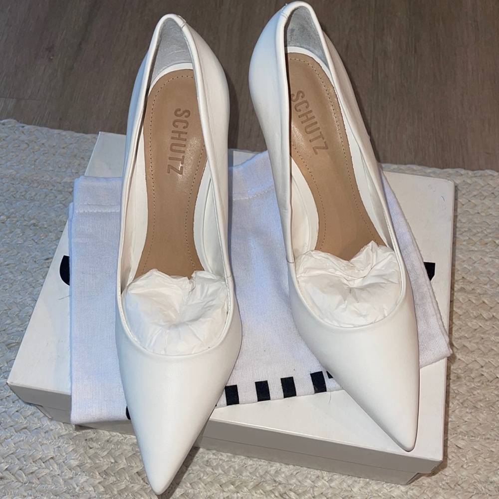 BRAND NEW Schutz Lou white pump